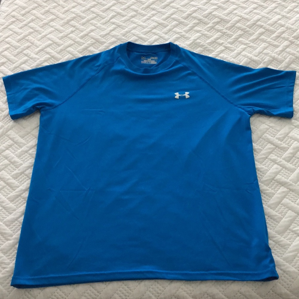 Under Armour loose fitting workout shirt